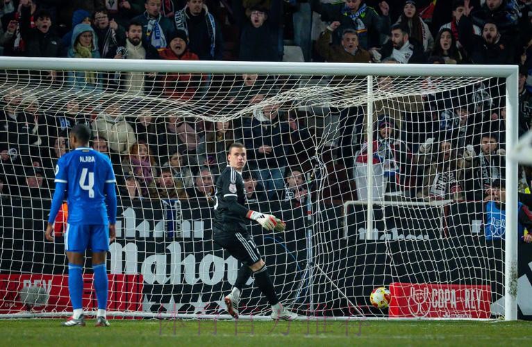 世体:国王杯裤袜将轮休 卢宁有望迎来皇马首秀 世体:国王杯裤袜将轮休 卢宁有望迎来皇马首秀